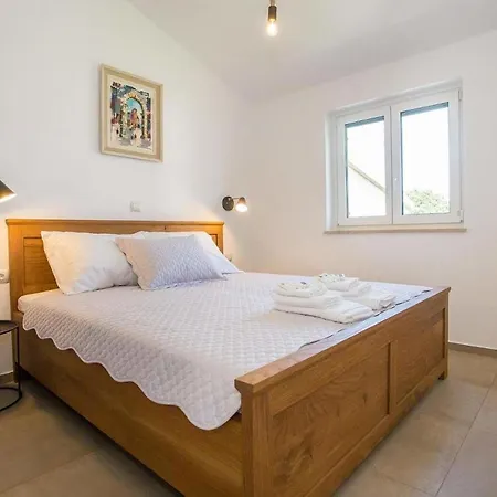 Avia Banjole Apartment *