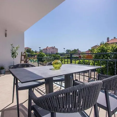 Avia Banjole Apartment